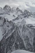 Le montagne ripide della valle